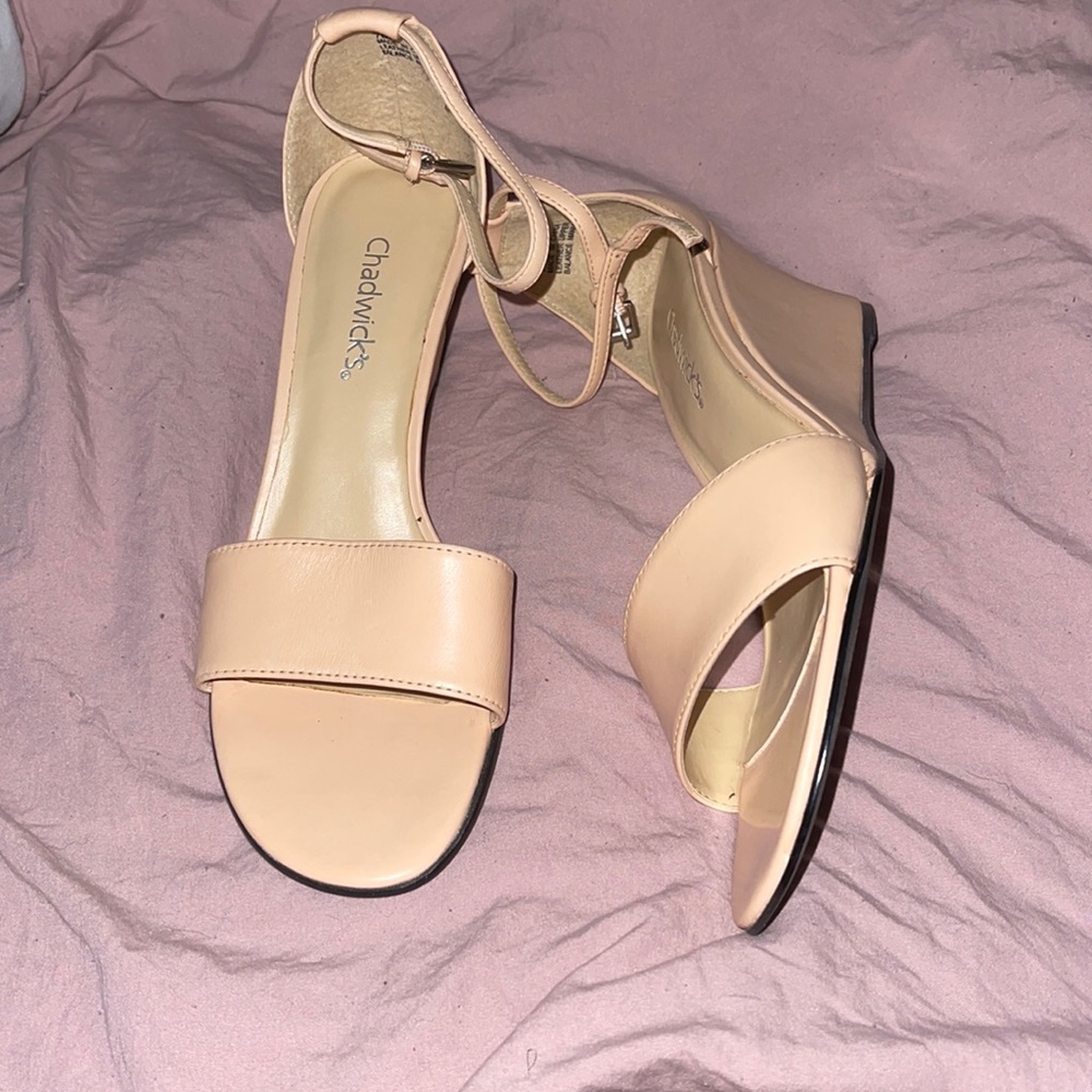 Never worn size 6.5